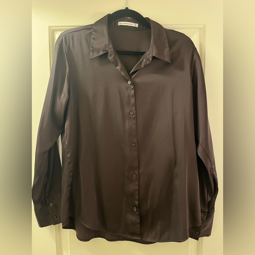 Abercrombie and Fitch Long-Sleeve
Satin Button-Up Shirt - Picture 2 of 4